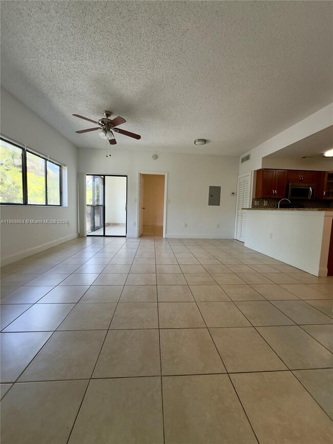 Building Photo - 2550 SW 18th Terrace Unit 2303 Rental