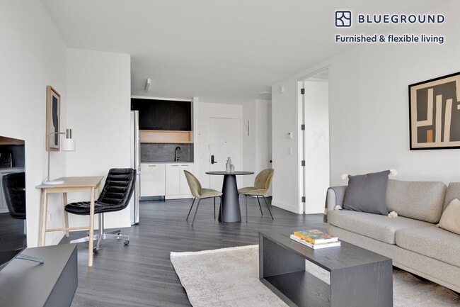 Photo - 250 E Houston St Unidad FL7-ID180