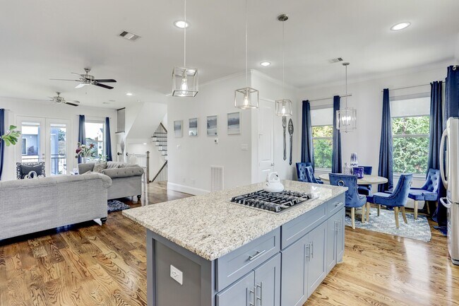 Photo - 1230 W 25th St