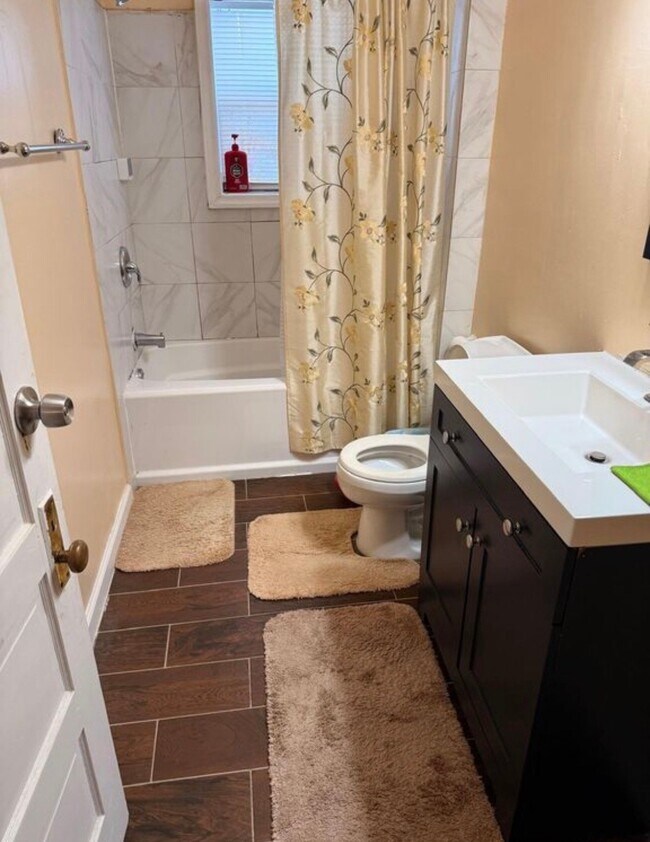 3712 Winchester Ave Unit 2nd Floor