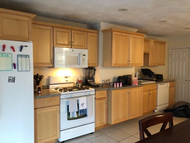 Photo - 228 Havre St Unit 1