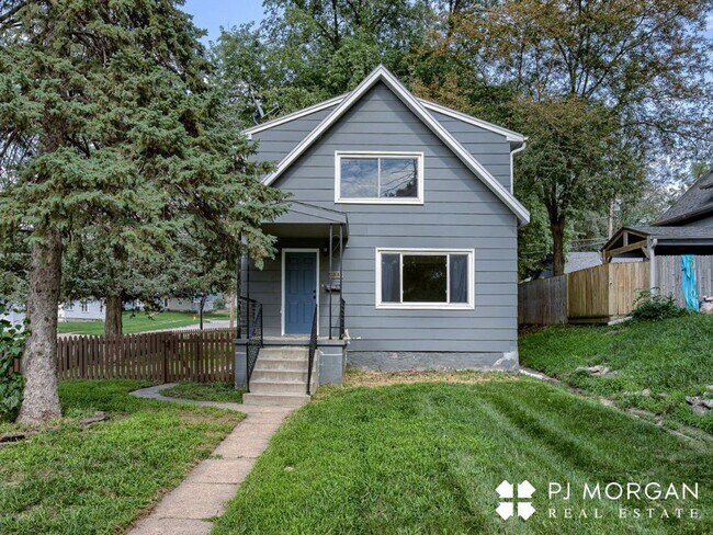 Building Photo - 3 bedroom, 1.5 bathroom - Available Immed... Rental
