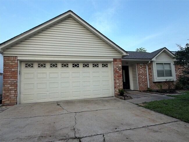 Photo - 1806 Airline Dr