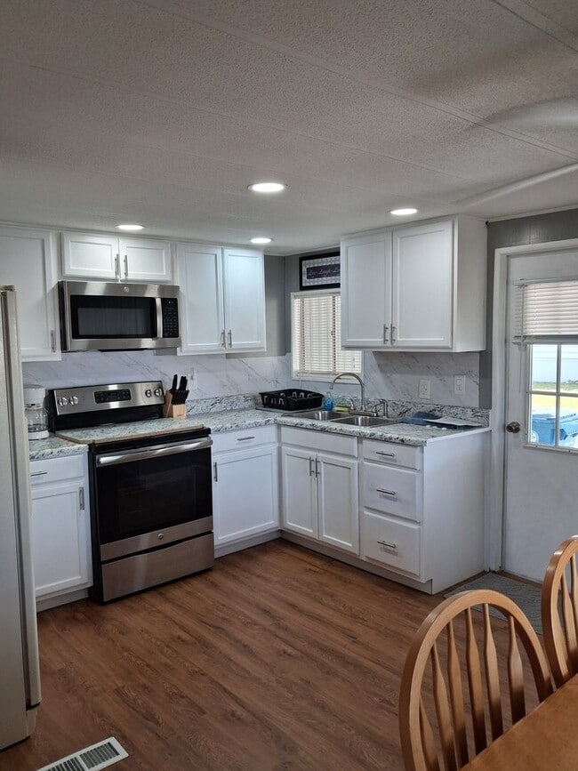 Photo - Beautifully Maintained 2 Bedroom 2 Bath in Desirable 55+ Active Adult Community