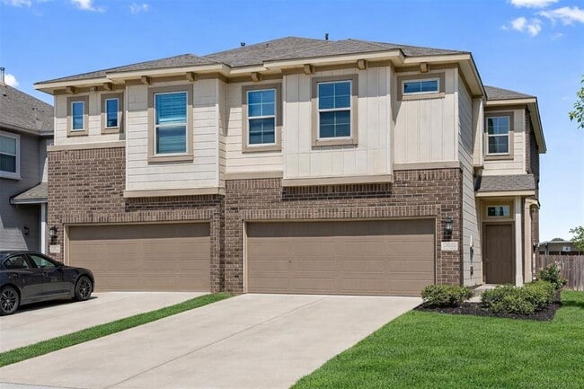 Building Photo - 2202 Dillon Pond Ln Unit B