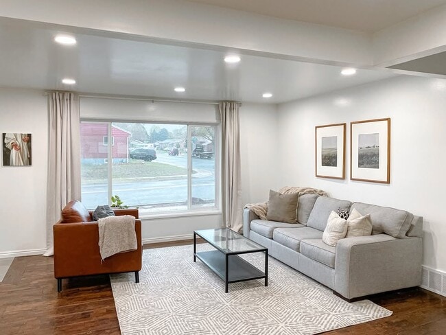 Photo - 4669 S 300 E