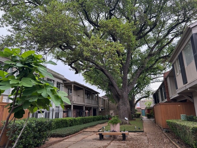 Building Photo - 2595 Marilee Ln Unit True