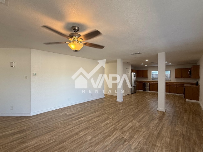 Photo - 7915 Oval Meadows