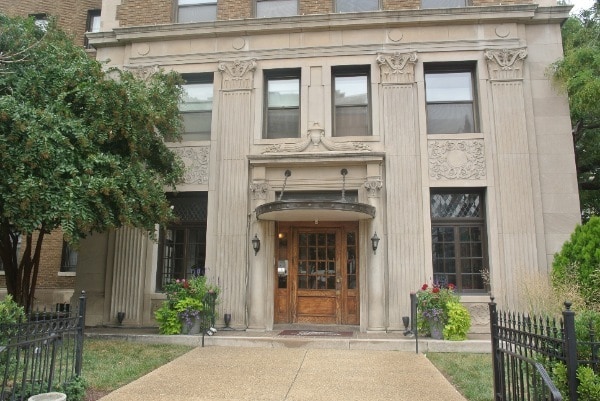 Building Photo - Downtown/Logan Circle Studio Apartment! In...
