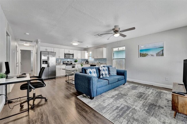 Photo - 2851 Emerson Ave S