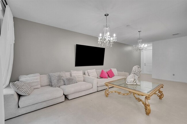 Photo - 455 NW 33rd Ln