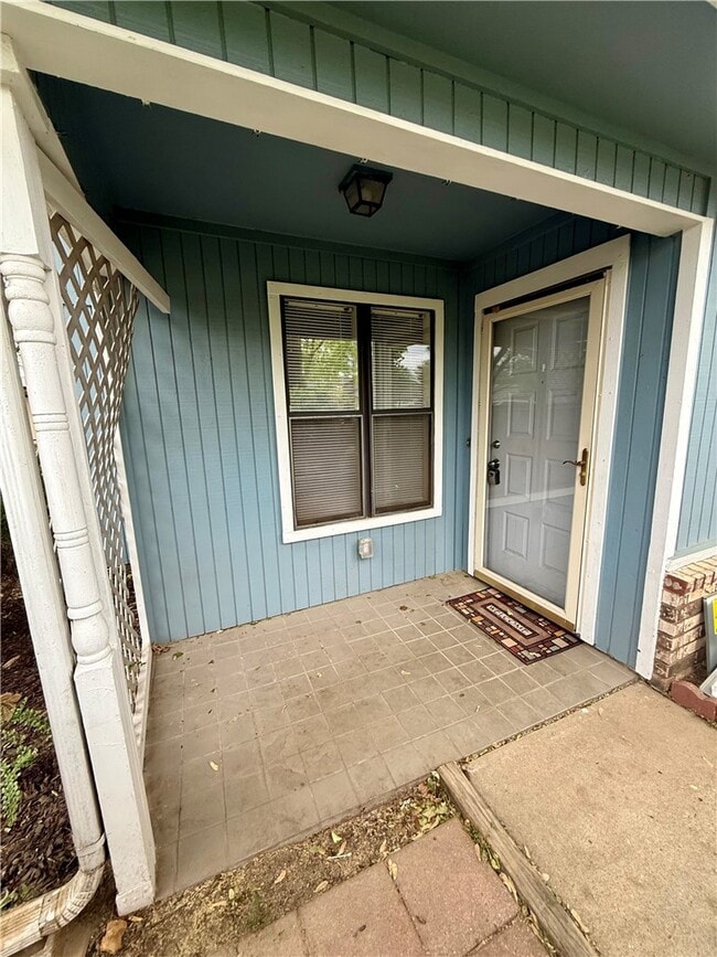 Photo - 930 N Century Dr