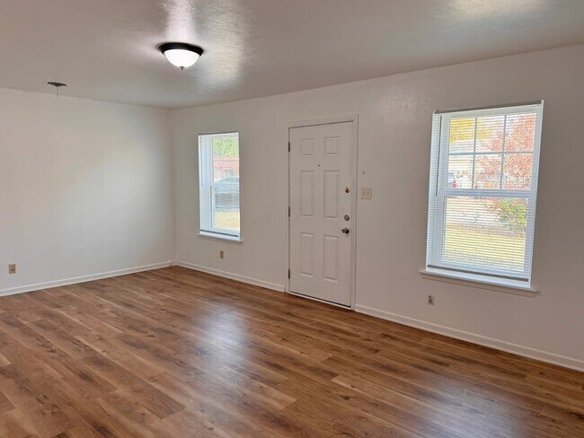 Photo - 1827 Eden Ln