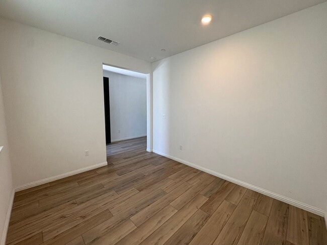 Photo - 3 bedroom 2.5 Bath with Solar in Brentwood