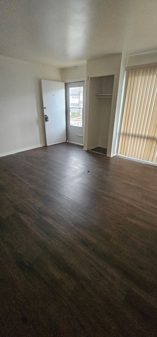 Photo - 819 N 70th St