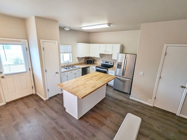 Photo - 2 Bedroom 2.5 Bath Townhome