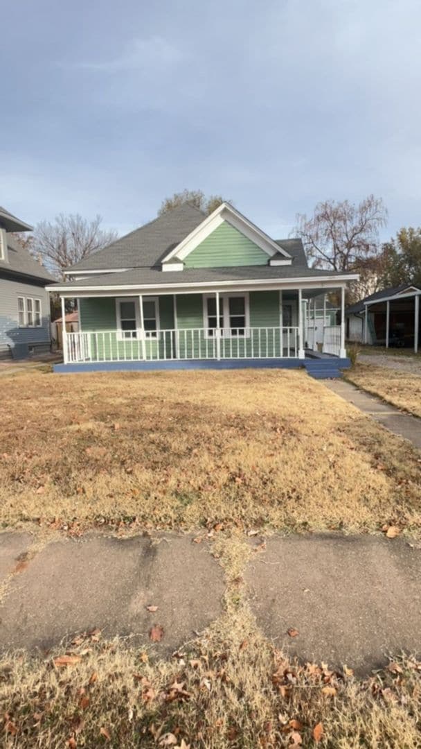 Photo - 512 W Oak Ave