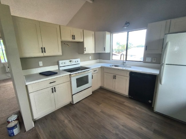 Photo - 279 Lakau Pl Unidad Main