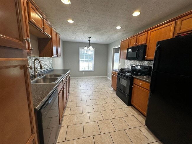 Photo - 484 Crossfield Way