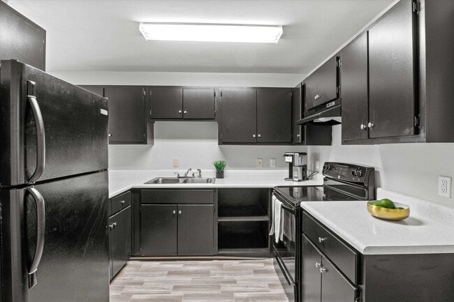 Photo - 2114 Main St