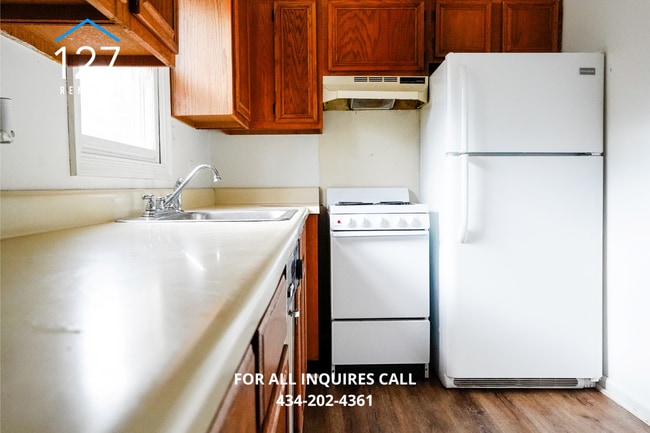 Photo - Spacious & Convenient 2-Bedroom Apartment ...