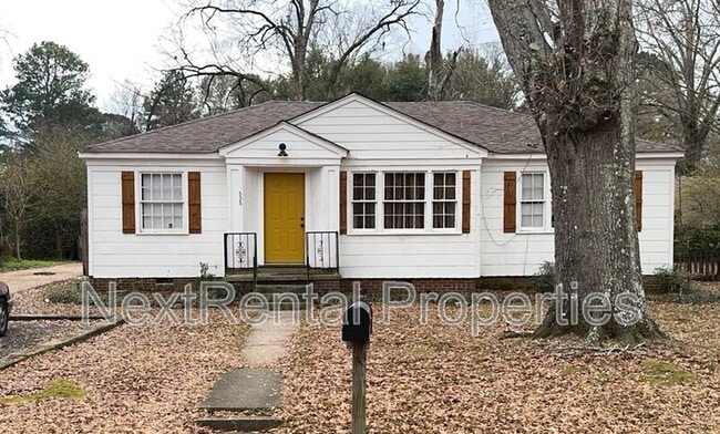 Building Photo - 535 Robinhood Rd