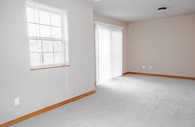 Photo - 2866 W Hillshire Dr