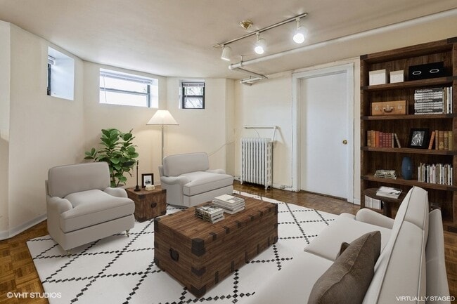 Photo - 1200 W Addison St Unit Garden