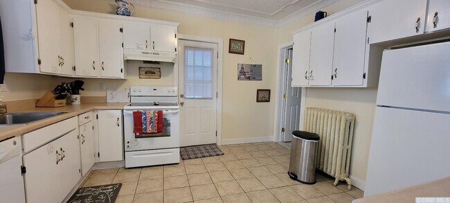 Photo - 119 Main St
