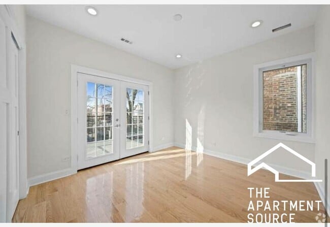Building Photo - 2811 W Jackson Blvd Unit 3 Rental