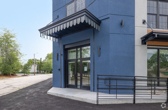 Entrance Photo - The Residence at 1555 Elm