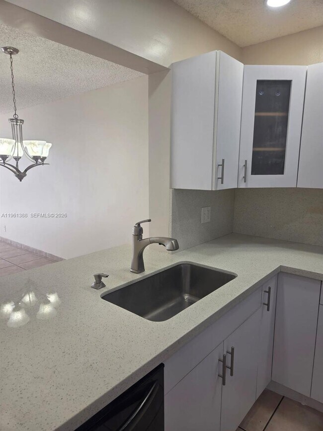 Photo - 11342 Taft St Unit 11342