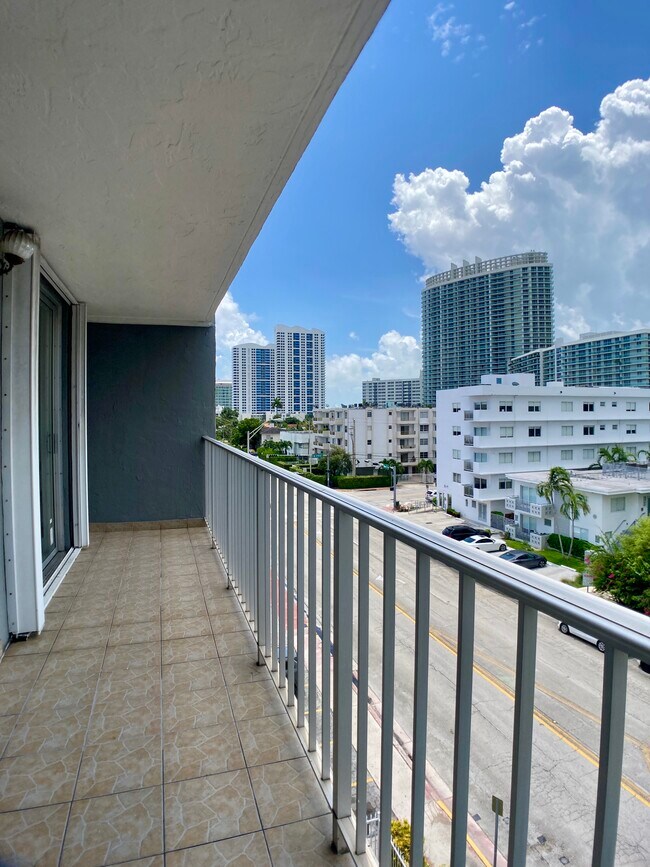 Photo - 1615 West Ave Unit 501