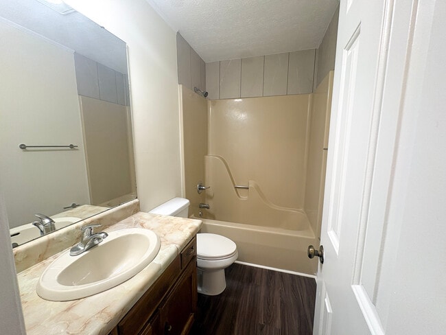 Photo - 1348 Woodland Ave