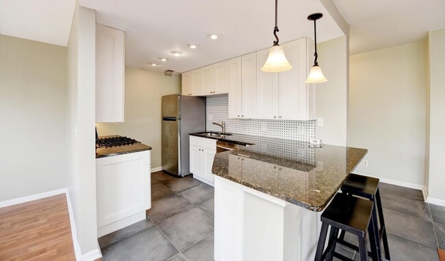 Photo - 1620 E Broad St Unidad 402