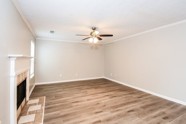 Photo - 3511 Hamilton Creek Trail NE