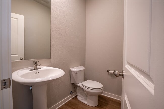 Building Photo - 1243 N Pink Ter