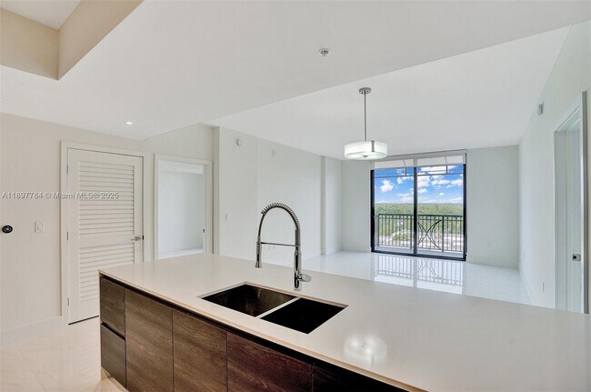 Building Photo - 301 Altara Ave Unit 831