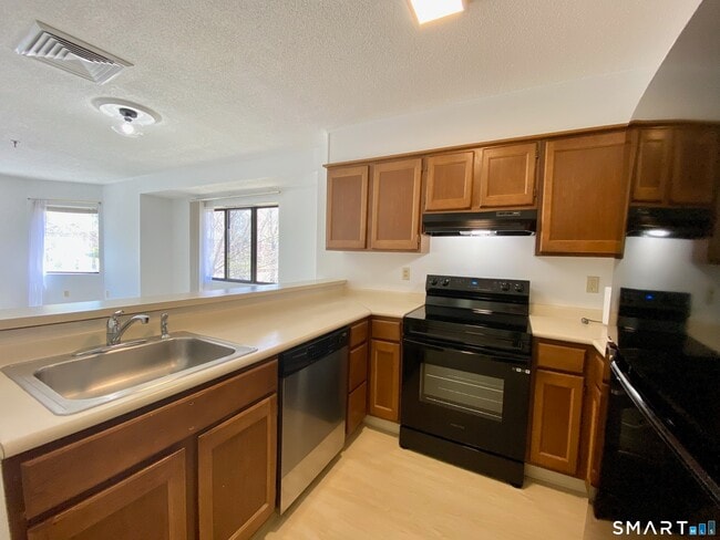 Photo - 1204 Whitney Ave Unit 208