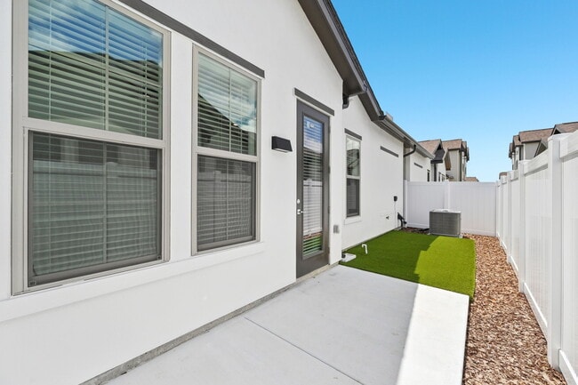 The Hadley Apartments - North Port, FL