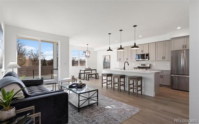 Photo - 4660 W 9th Ave