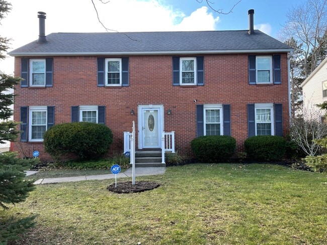 Photo - 125 Fairgreen Dr