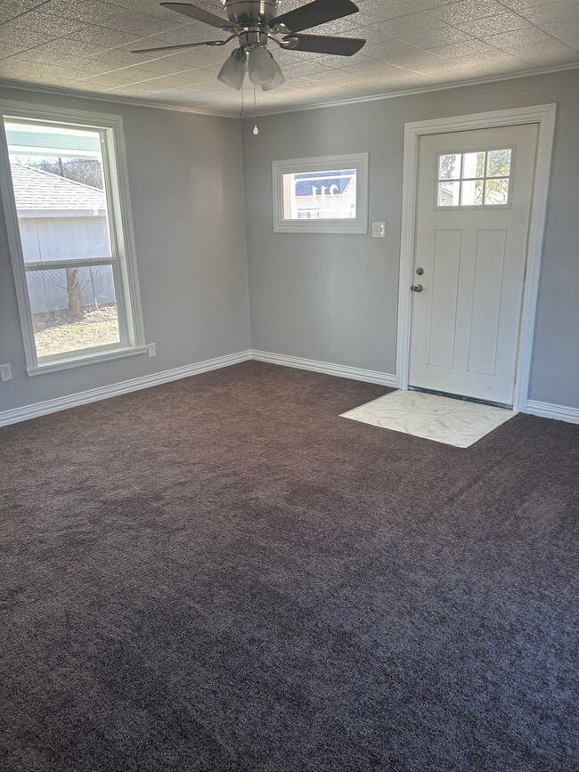 Photo - 211 McClain St