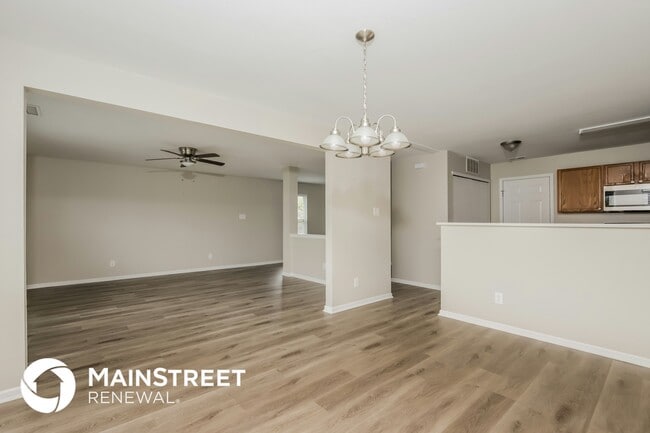 Photo - 729 Runningbrook Ln