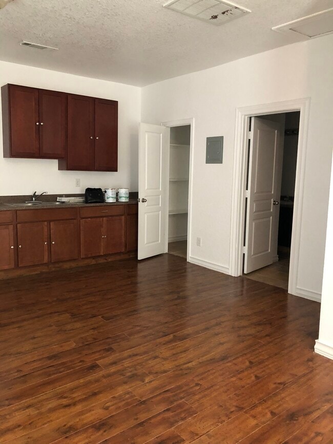 Photo - 1808 San Angelo Blvd