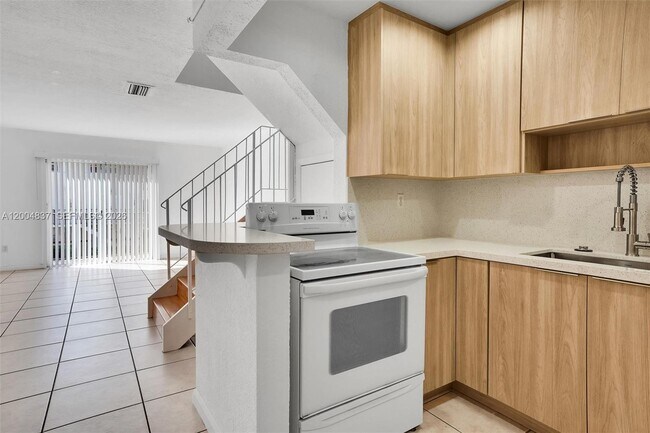 8650 SW 67th Ave Unit 1025