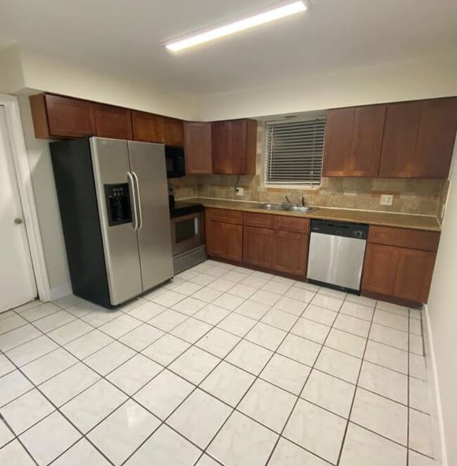 Building Photo - 1727 Washington St Rental