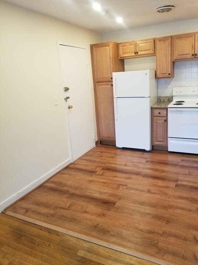 Photo - 1033 Massachusetts Ave Unit 10