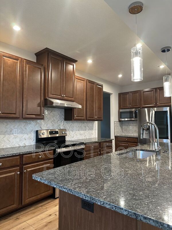 Photo - 380 Crownover Way