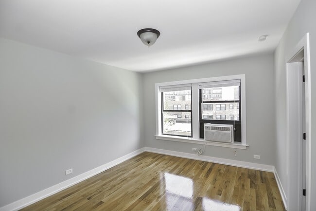 Photo - 555 W Arlington Unit 706